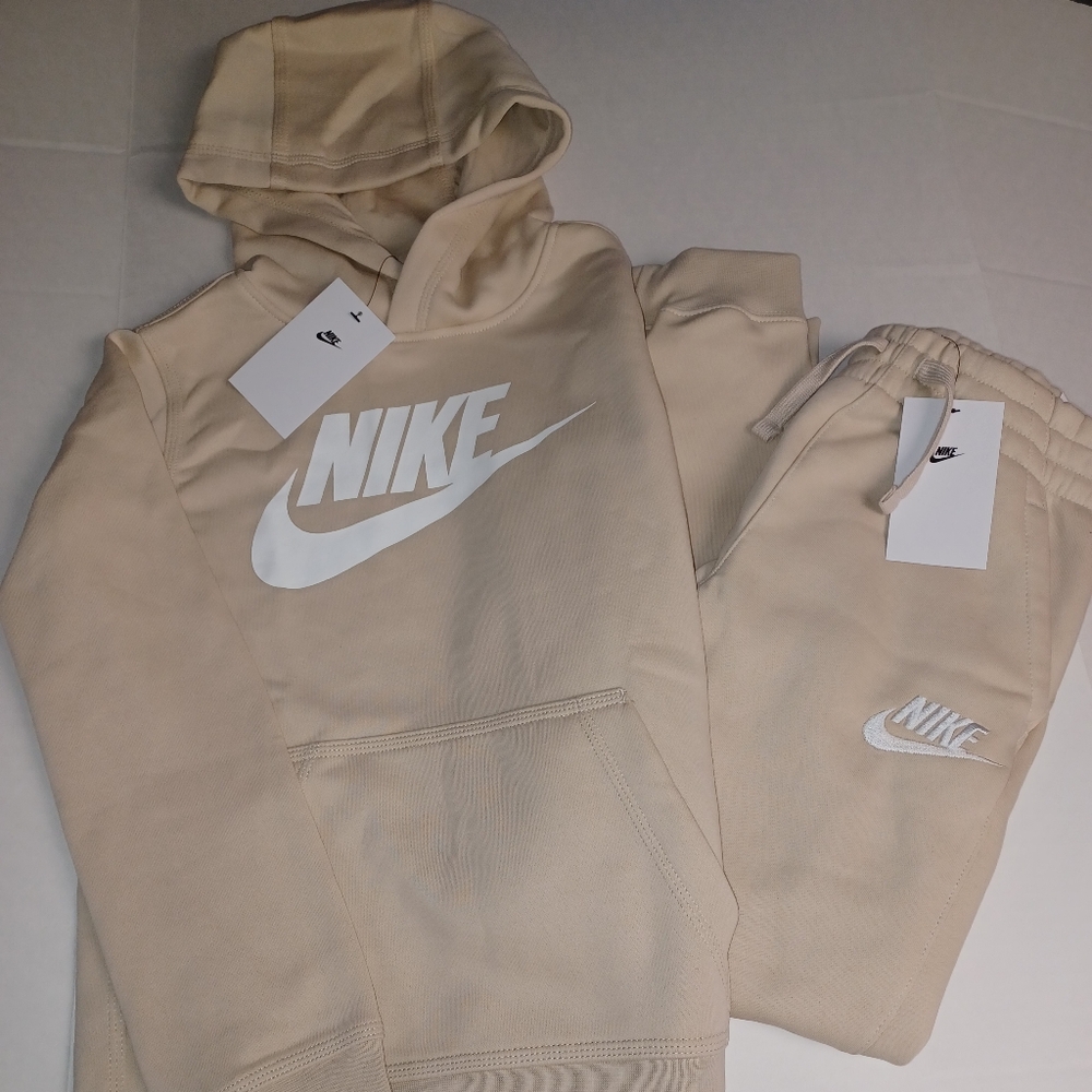 Nike Sportswear Club Fleece Hooded Sweatsuit. Brand New. Kids Size: M - XL.
